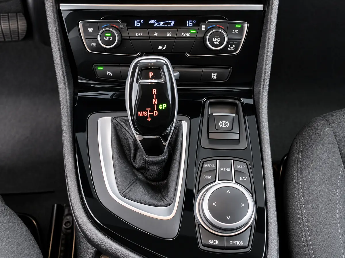 BMW_SERIE_2_GRAN_TOURER_GRIS_033