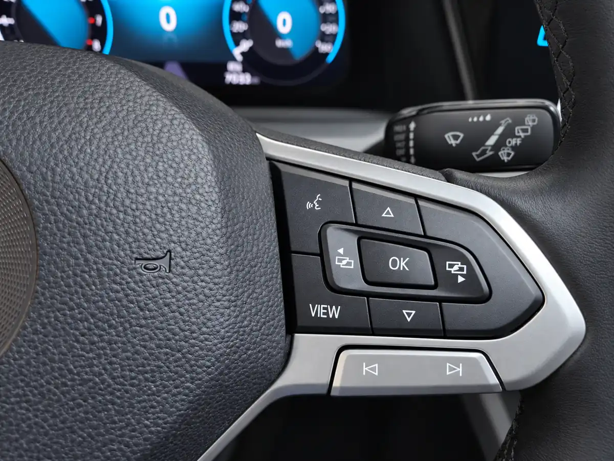 VOLKSWAGEN_GOLF_VARIANT_AZUL_20260928_021