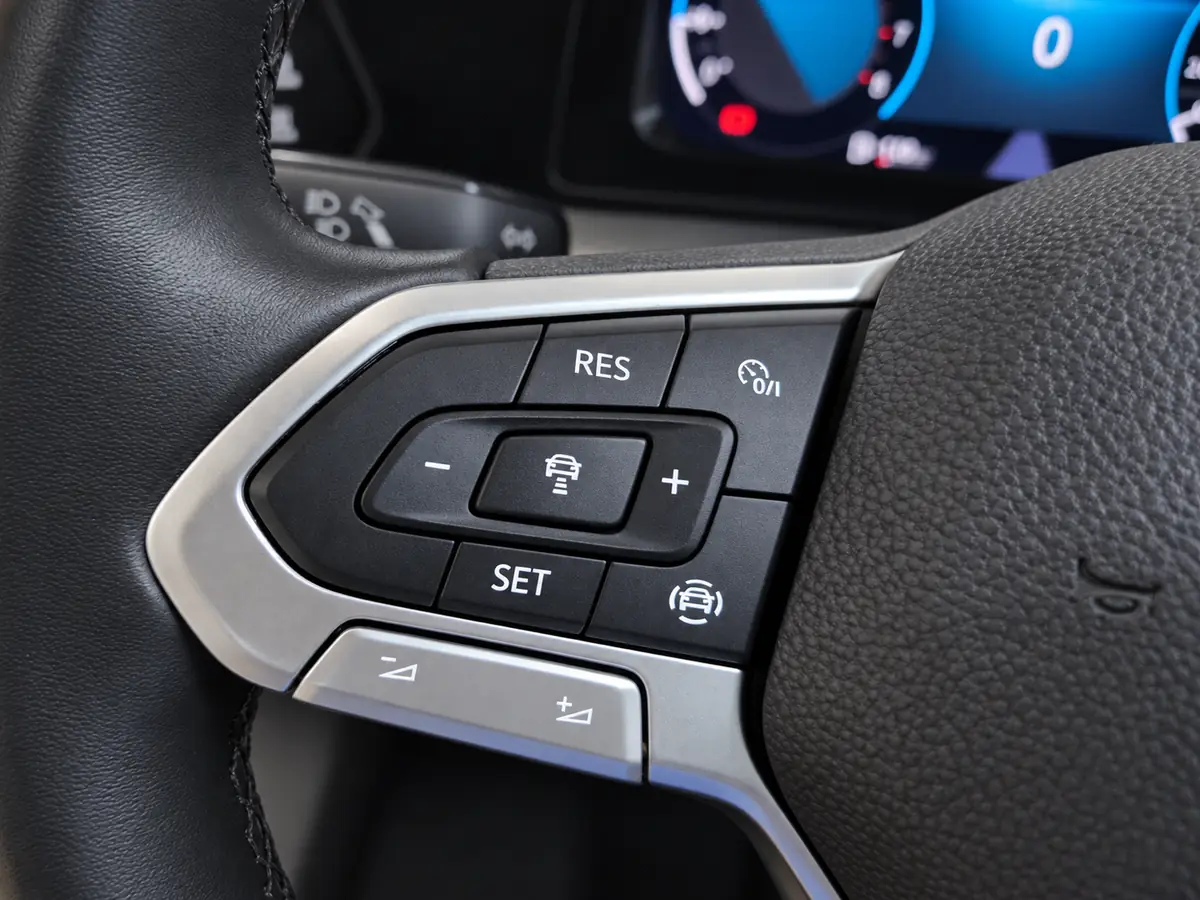 VOLKSWAGEN_GOLF_VARIANT_AZUL_20260928_022
