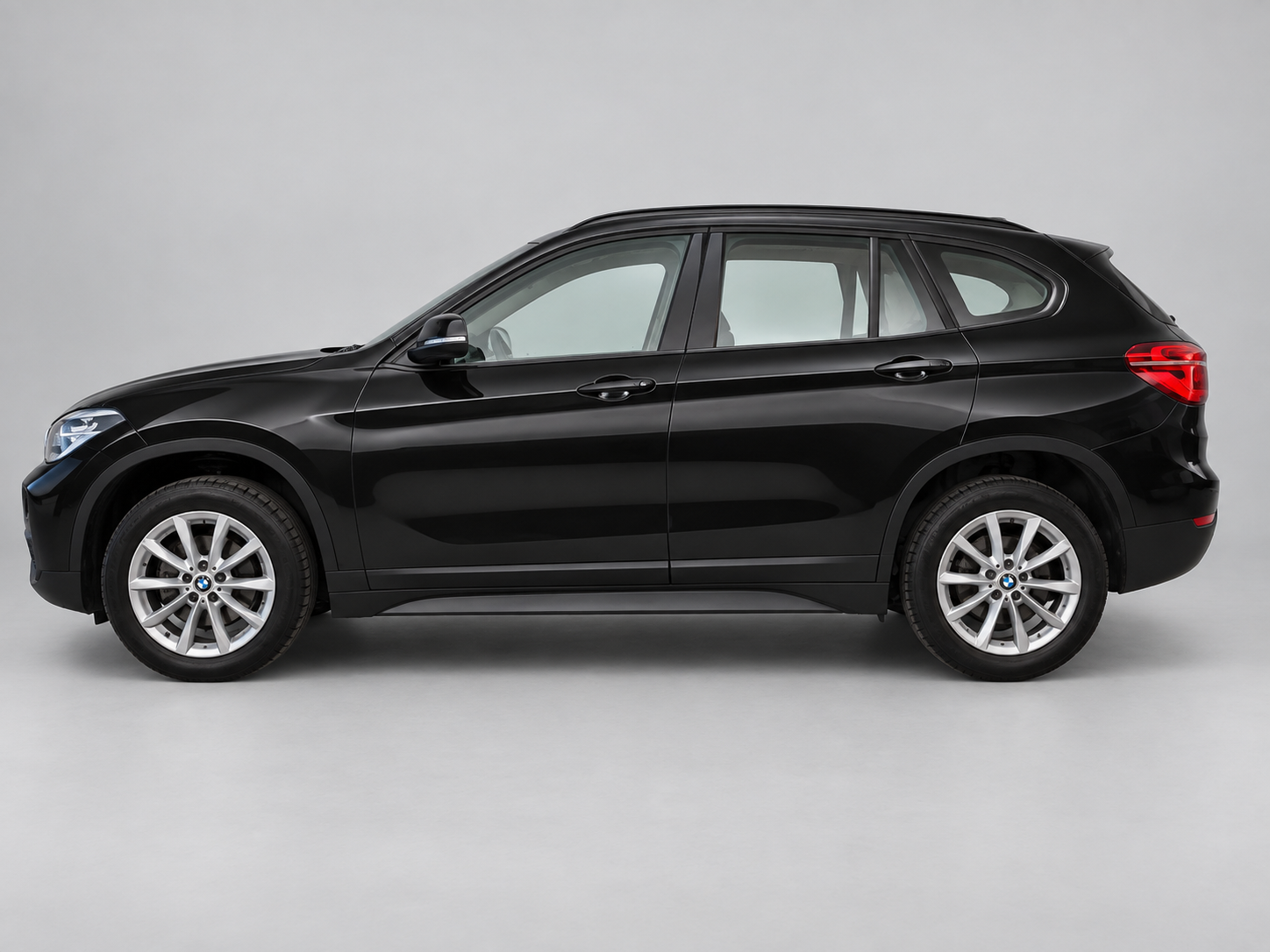 BMW_X1_NEGRO_008_FOTO