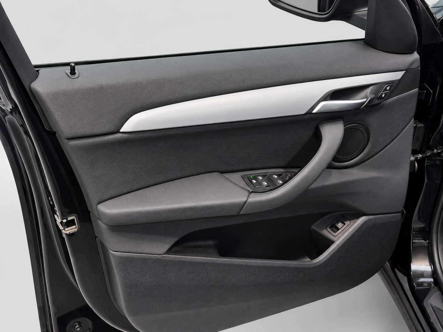 BMW_X1_NEGRO_018_FOTO