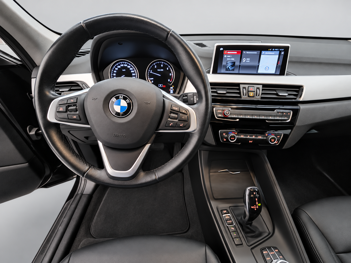 BMW_X1_NEGRO_020_FOTO