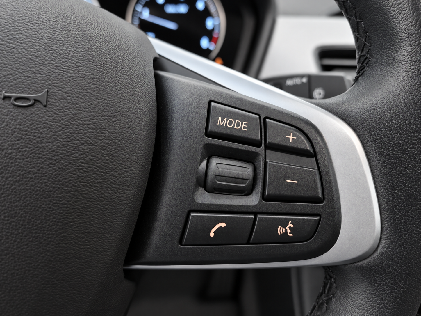 BMW_X1_NEGRO_023_FOTO