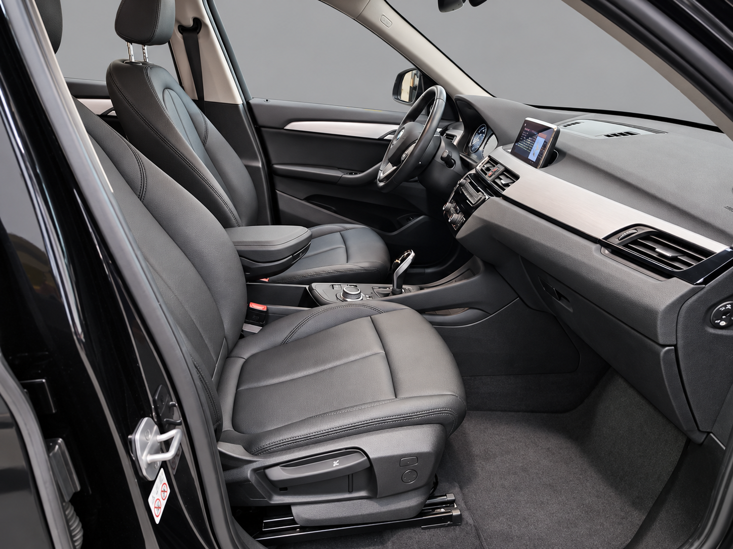 BMW_X1_NEGRO_037_FOTO