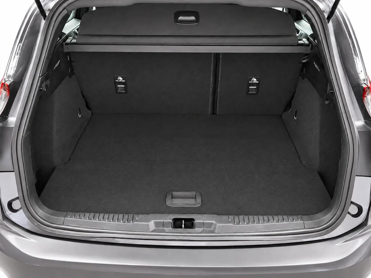 FORD_FOCUS_SPORTBREAK_GRIS_20260924_010