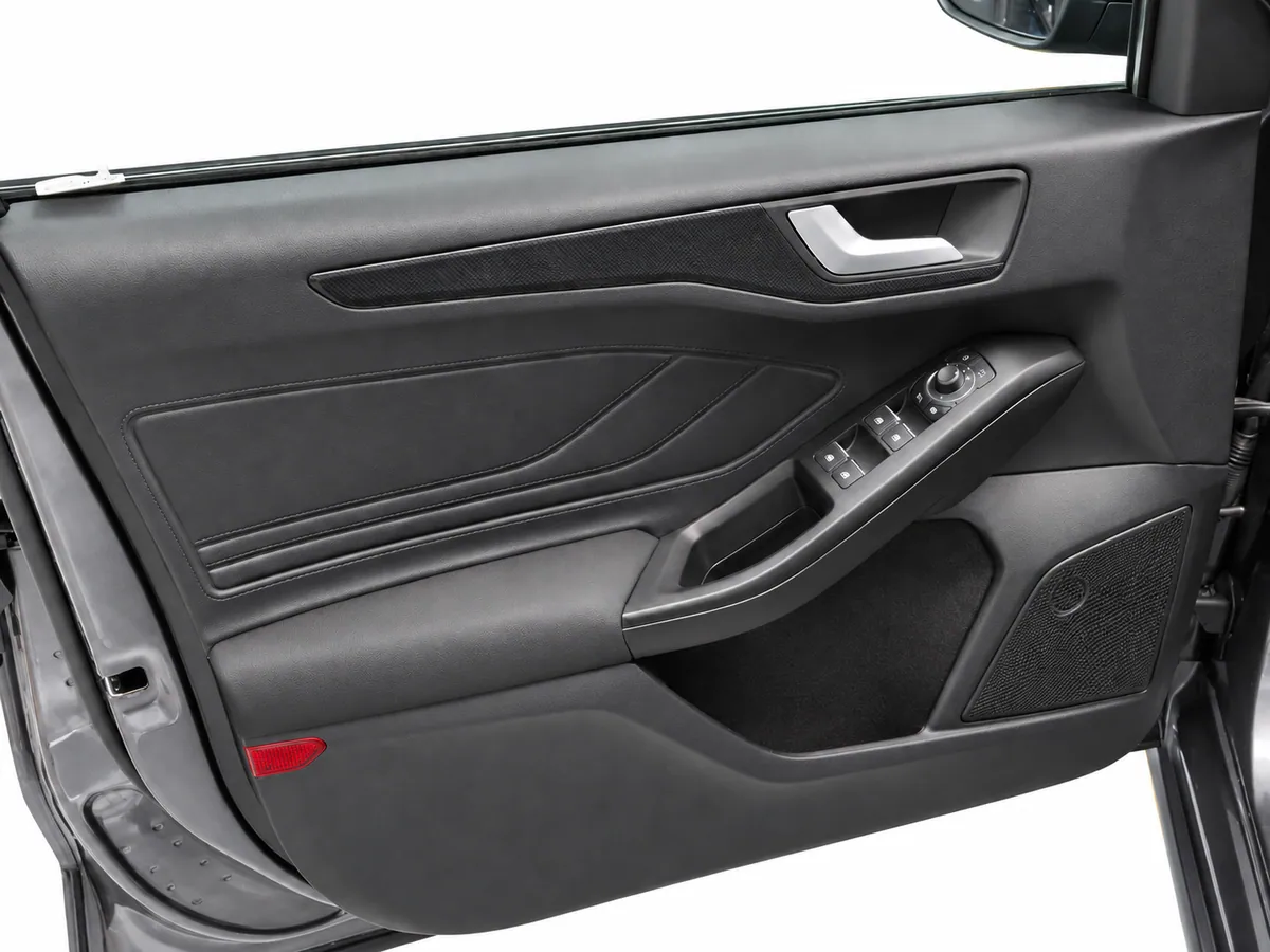 FORD_FOCUS_SPORTBREAK_GRIS_20260924_015