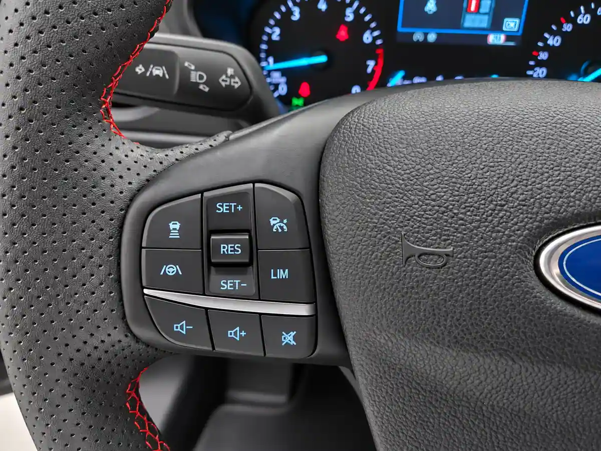 FORD_FOCUS_SPORTBREAK_GRIS_20260924_020