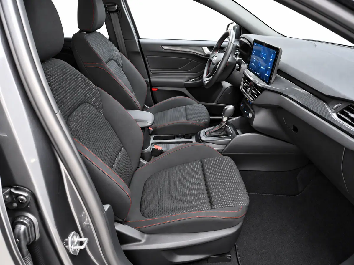 FORD_FOCUS_SPORTBREAK_GRIS_20260924_031