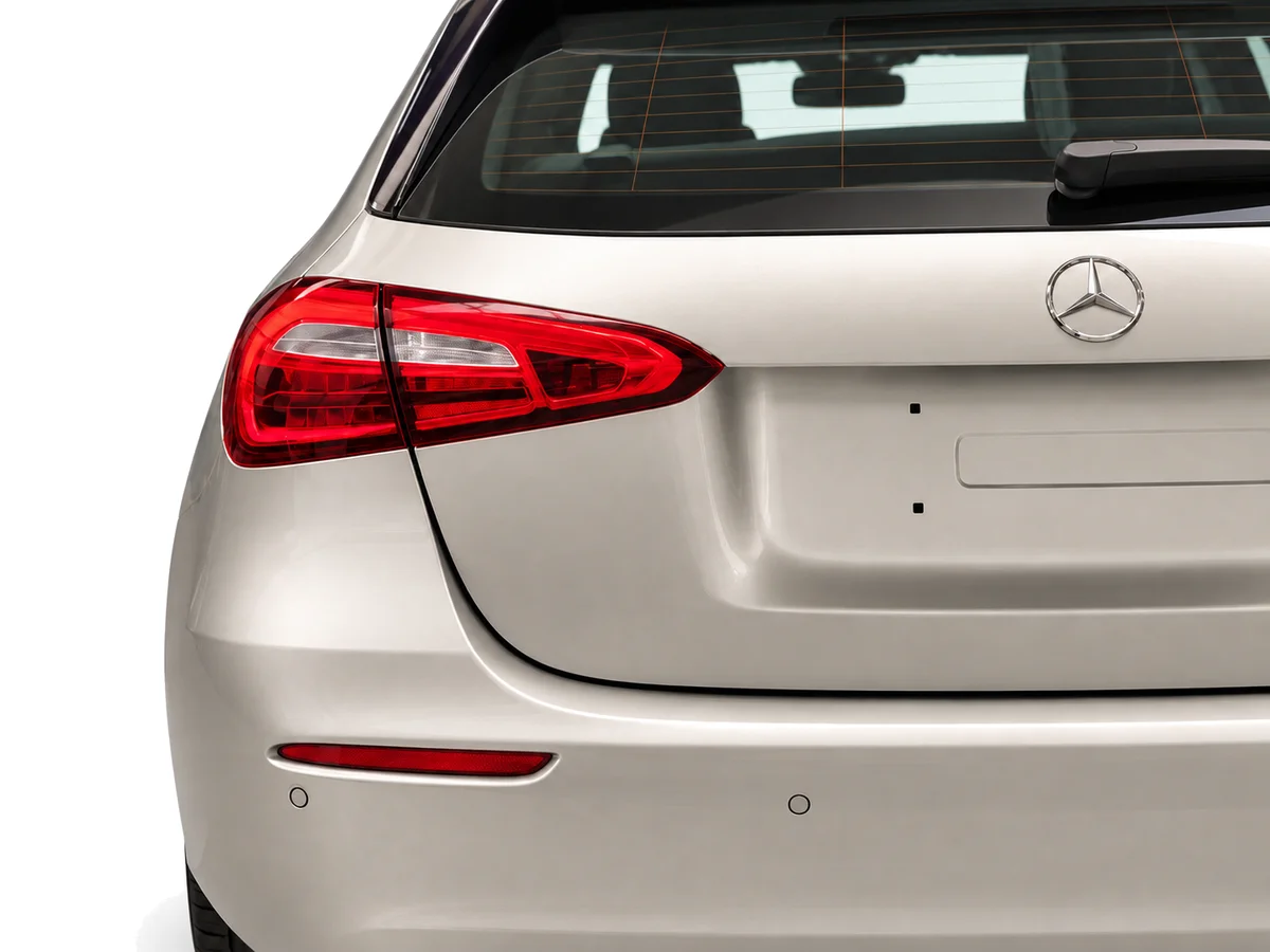MERCEDES_CLASE_A_PLATEADO_20260710_011