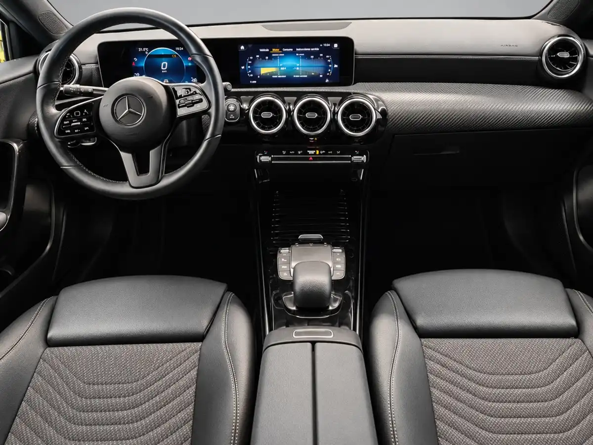 MERCEDES_CLASE_A_PLATEADO_20260710_037