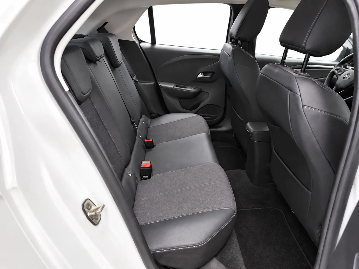 OPEL_CORSA_BLANCO_20260928_033