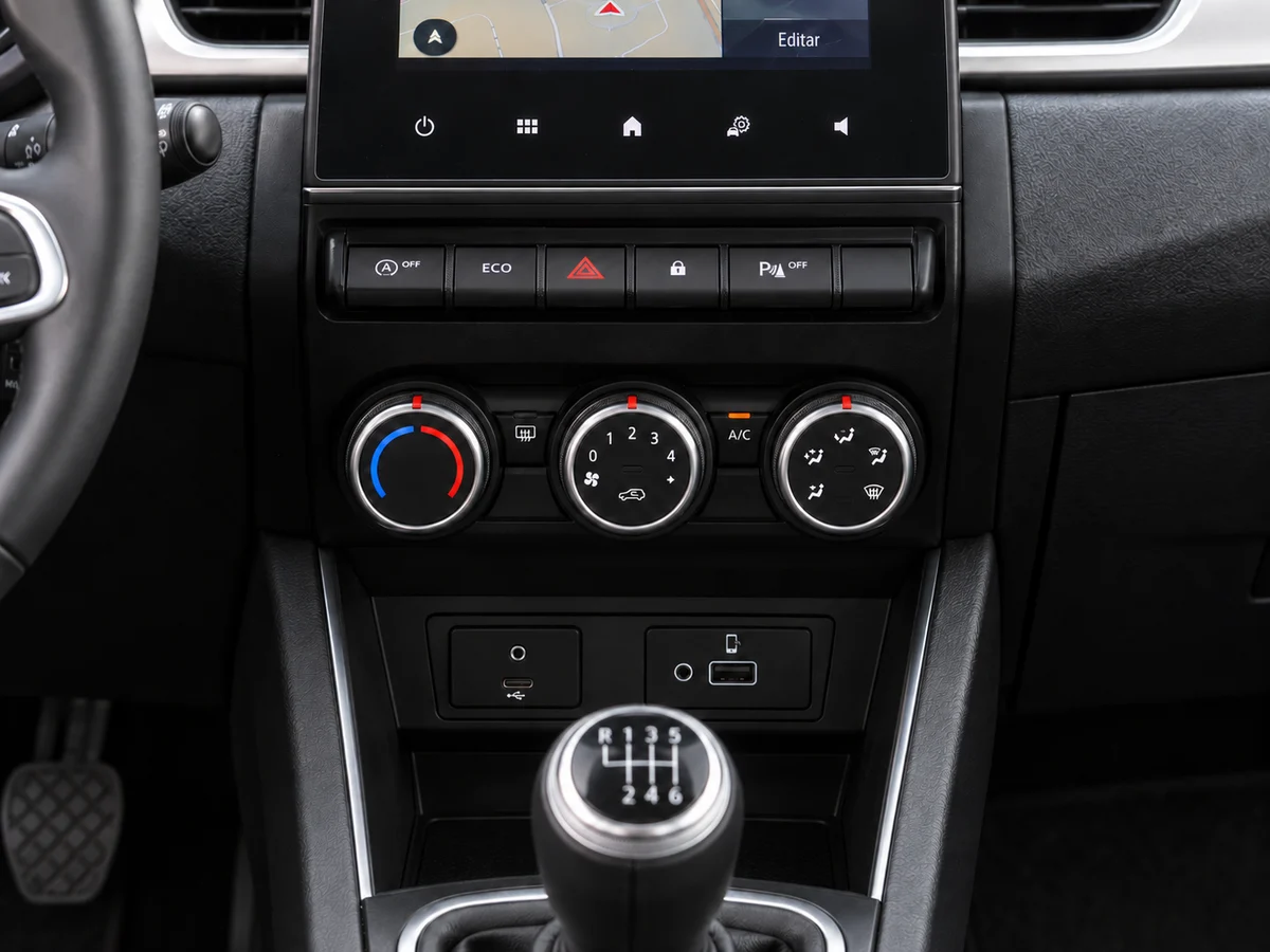 RENAULT_CAPTUR_ROJO_GW450XQ_20261005_029_CLIMATIZACION