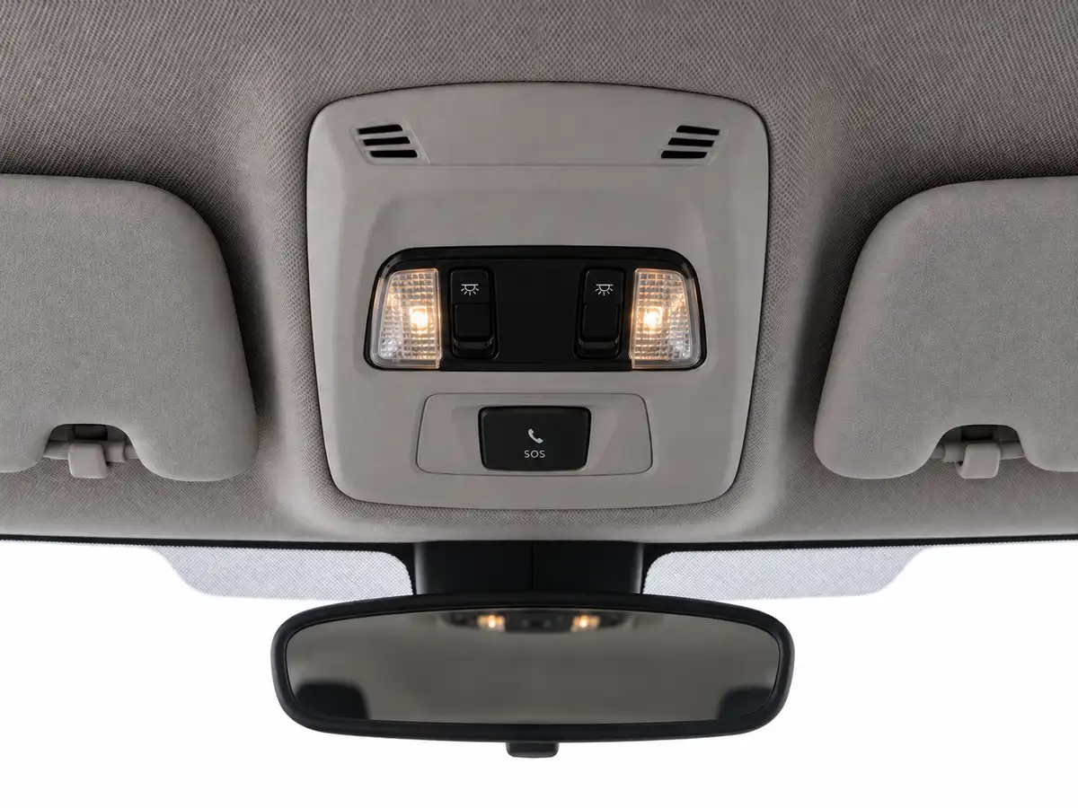RENAULT_CAPTUR_ROJO_GW450XQ_20261005_033_CONSOLA_TECHO