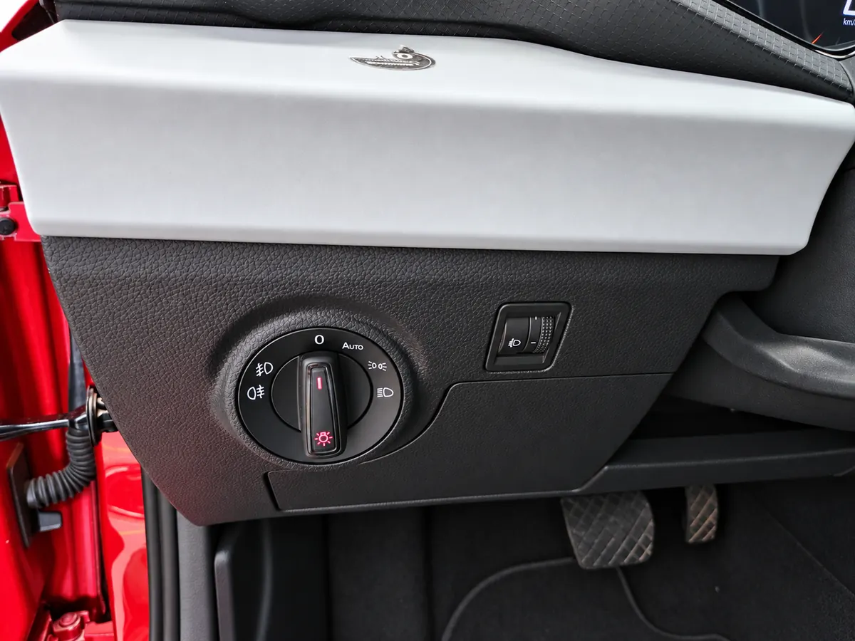 SEAT_IBIZA_ROJO_20261002_025_FOTO_125536