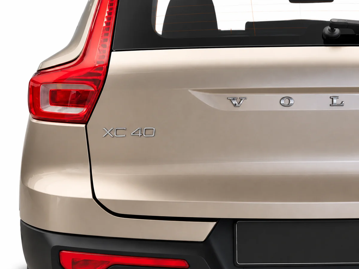 VOLVO_XC40_BEIGE_20260818_013