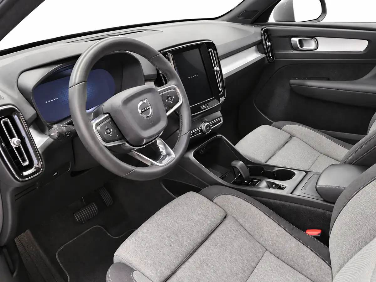 VOLVO_XC40_BEIGE_20260818_018
