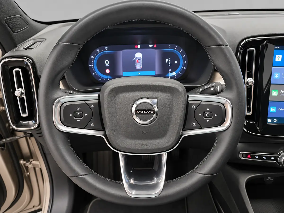 VOLVO_XC40_BEIGE_20260818_020