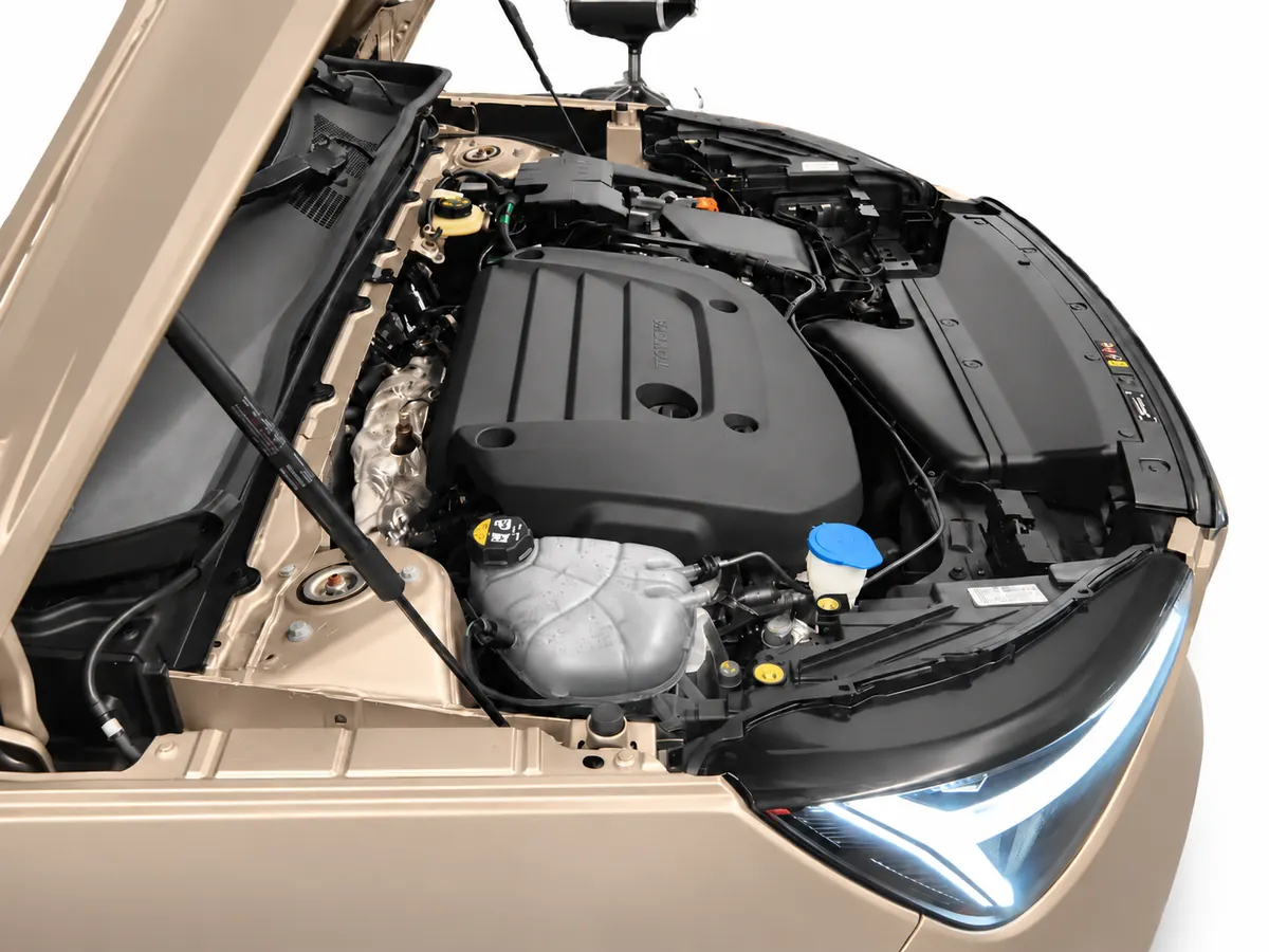 VOLVO_XC40_BEIGE_20260818_035