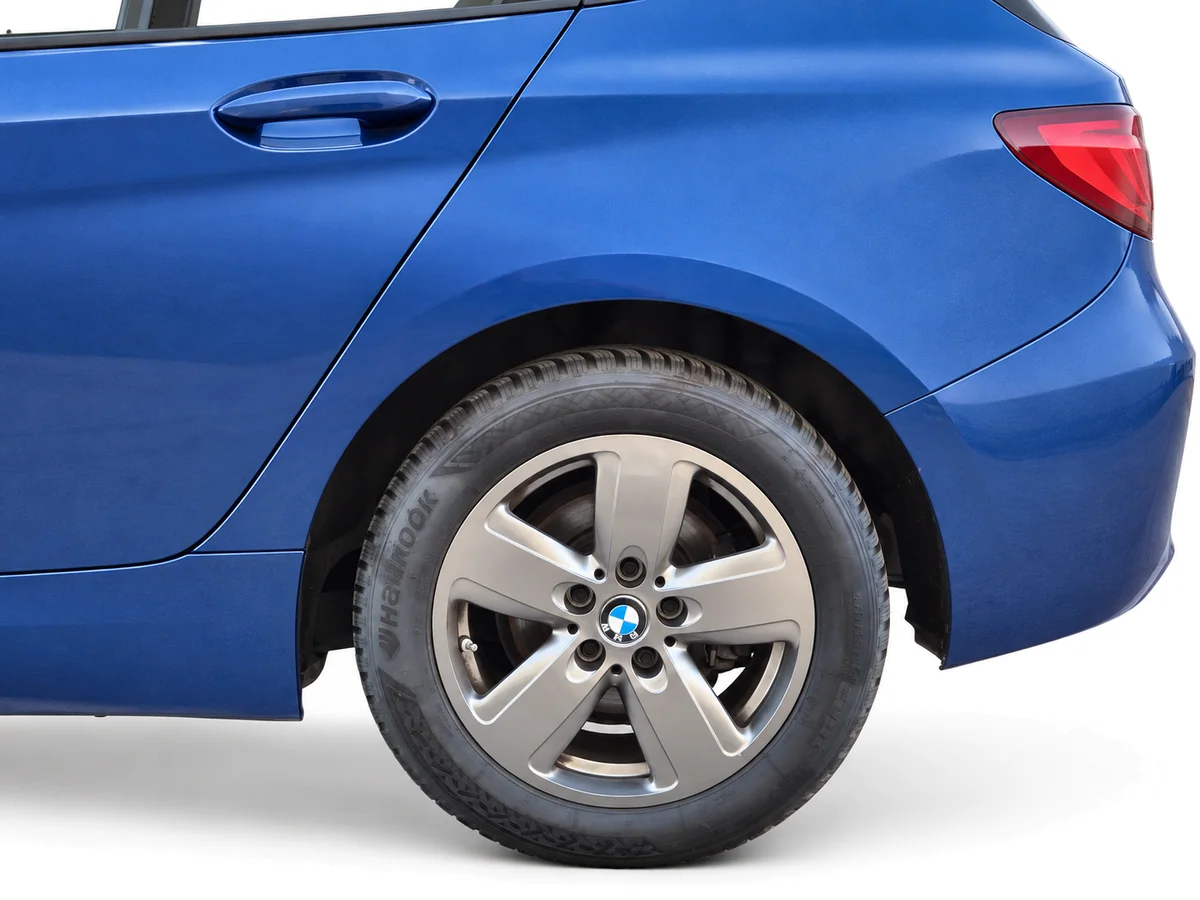 BMW_SERIE_1_AZUL_MANUAL_016_RUEDA_TRASERA