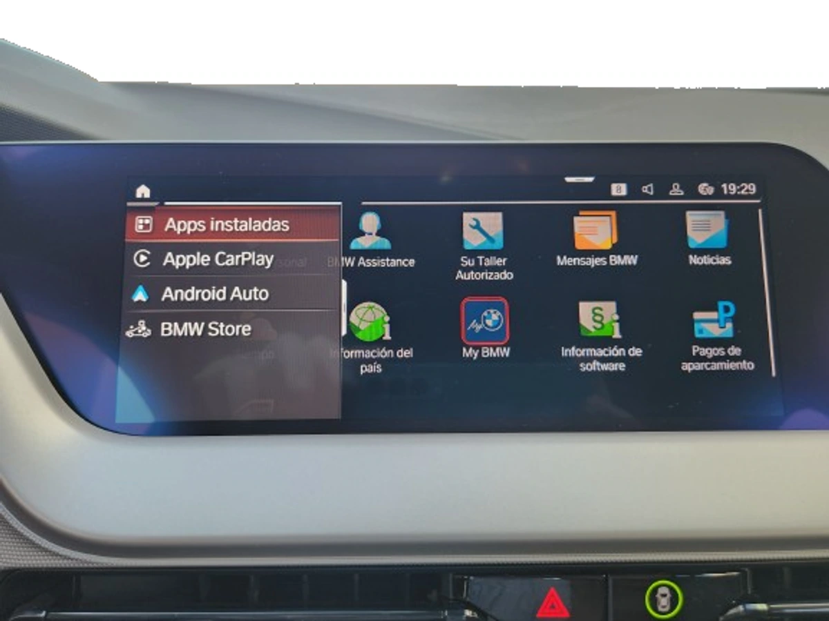 BMW_SERIE_1_AZUL_MANUAL_028_CONECTIVIDAD