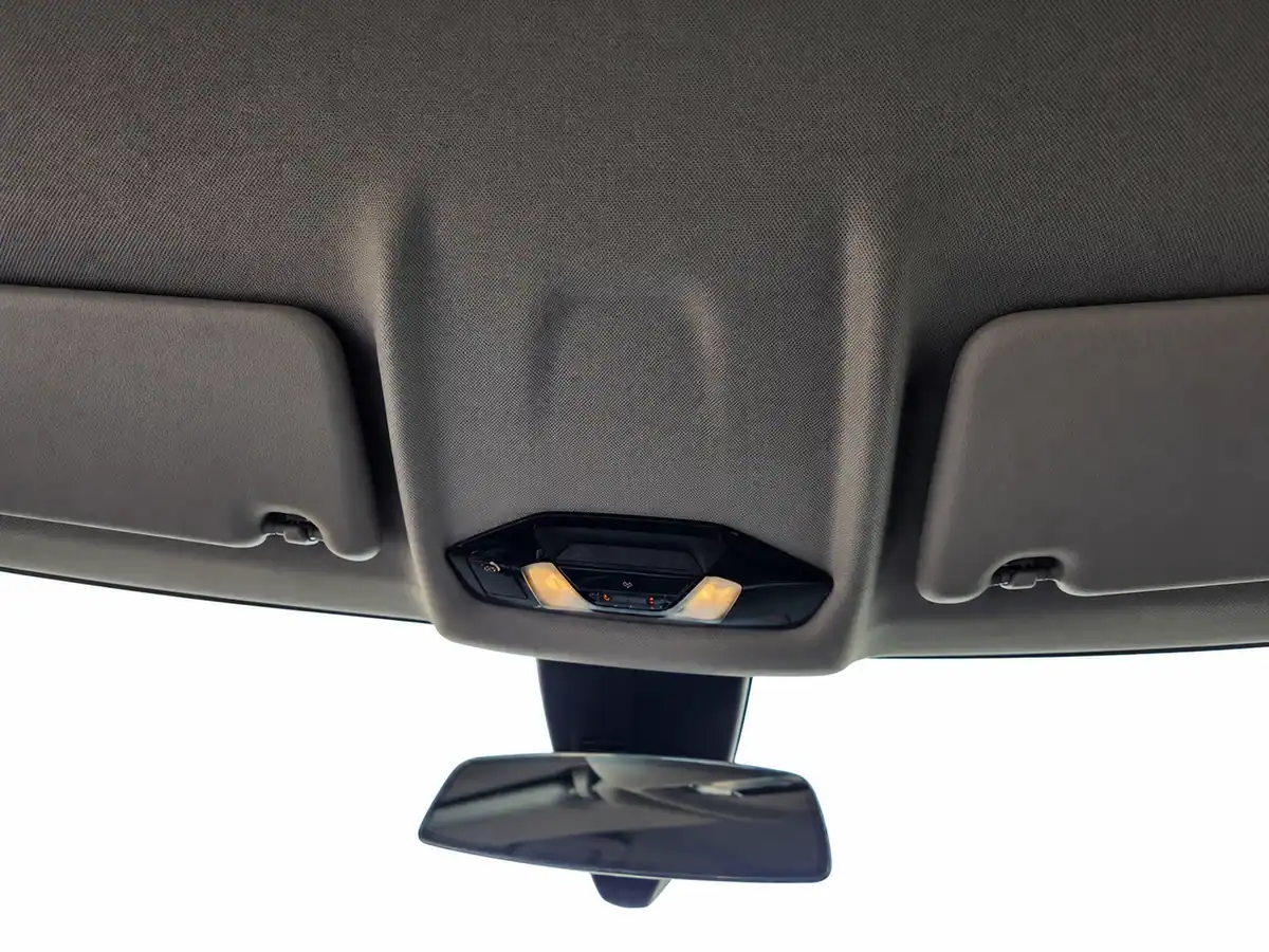 BMW_SERIE_1_AZUL_MANUAL_031_CONSOLA_TECHO