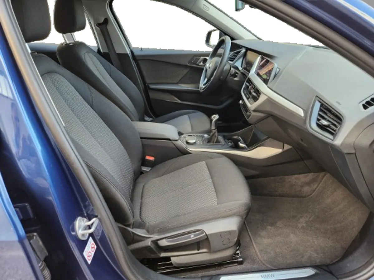 BMW_SERIE_1_AZUL_MANUAL_032_ASIENTOS_ACOMPANANTE