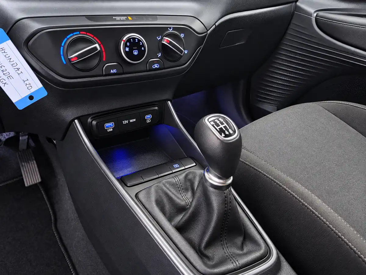 HYUNDAI_I20_VERDE_20260925_029