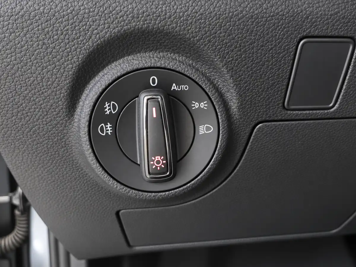 SEAT_ARONA_GRIS_20260818_025