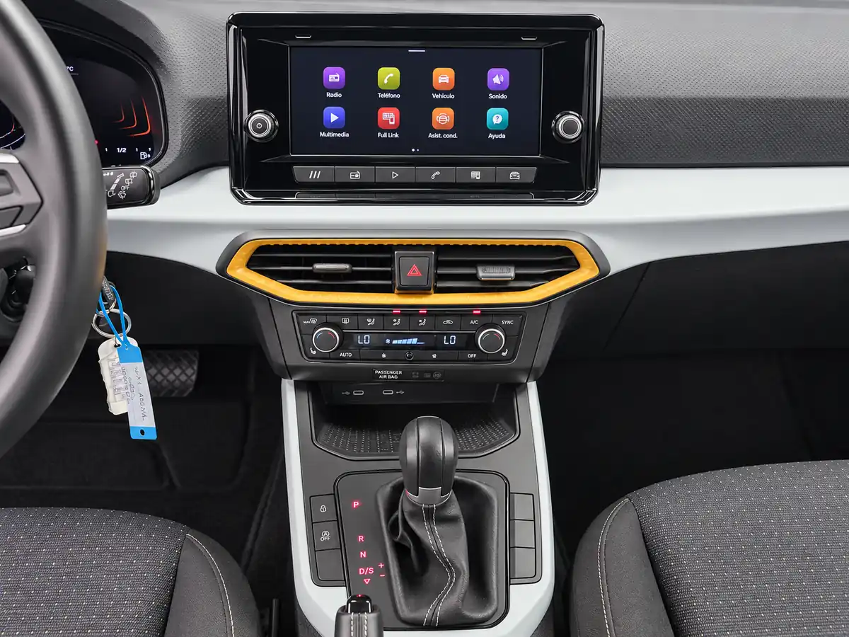 SEAT_ARONA_GRIS_20260818_026