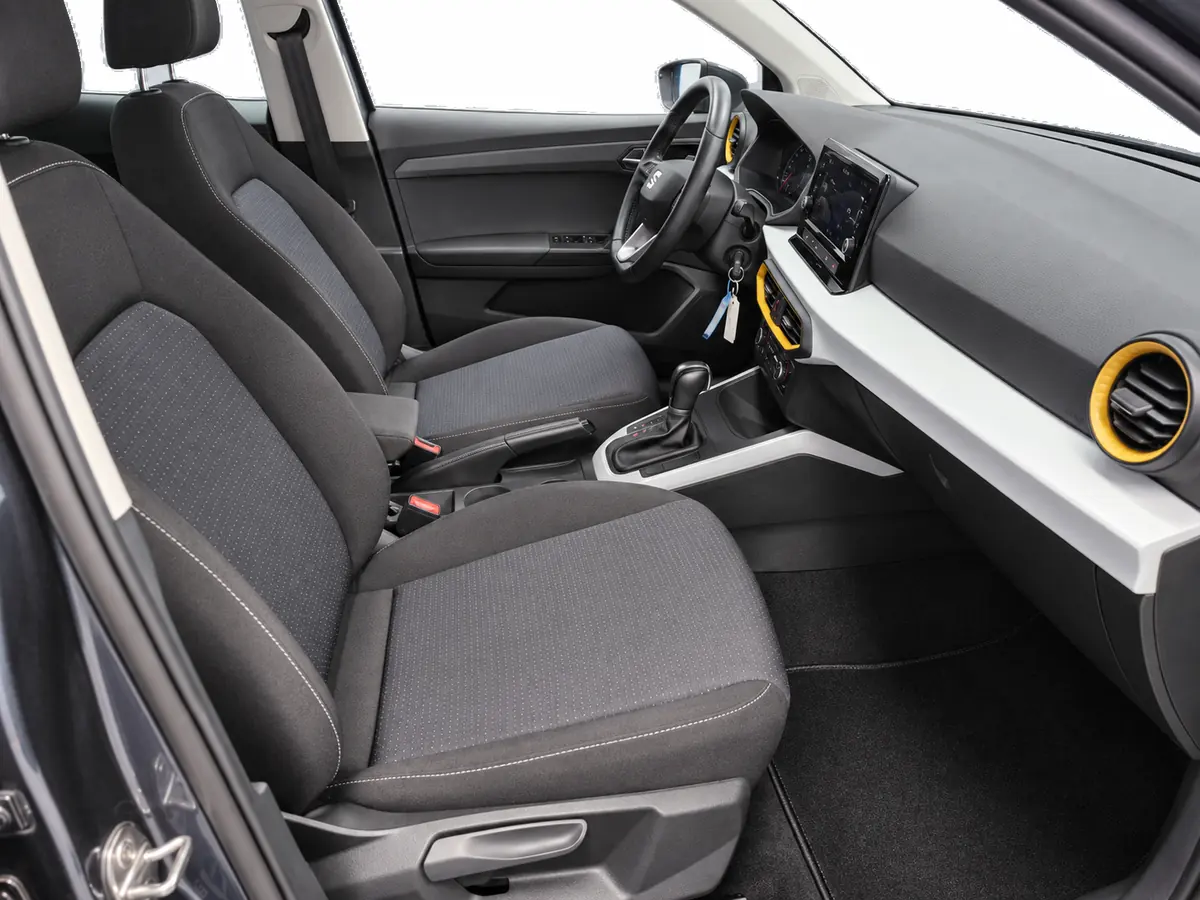 SEAT_ARONA_GRIS_20260818_033
