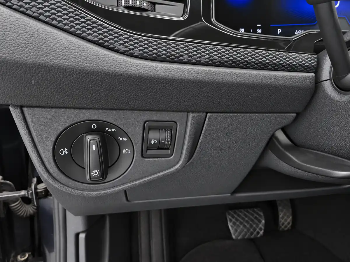 VOLKSWAGEN_TAIGO_NEGRO_20260623_025
