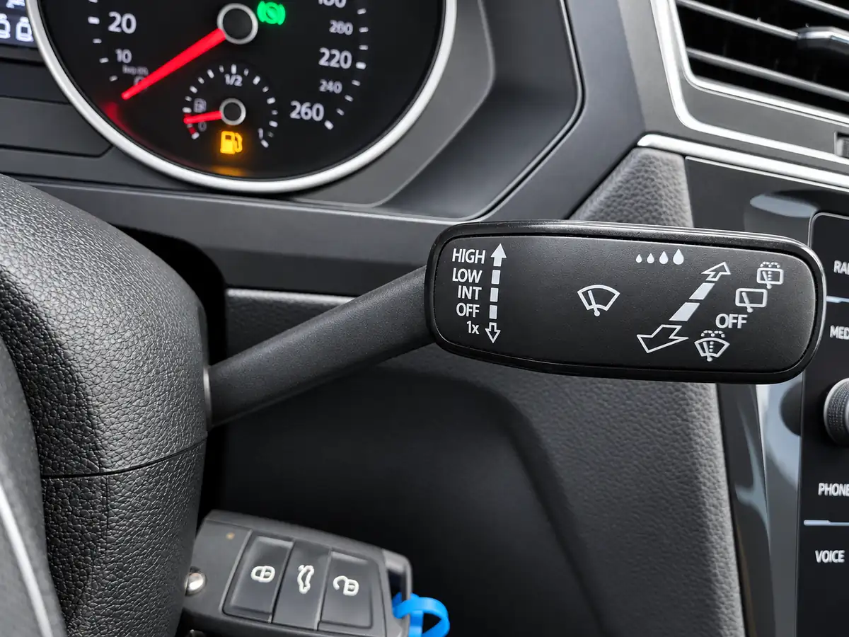 VOLKSWAGEN_TIGUAN_GRIS_20260918_024