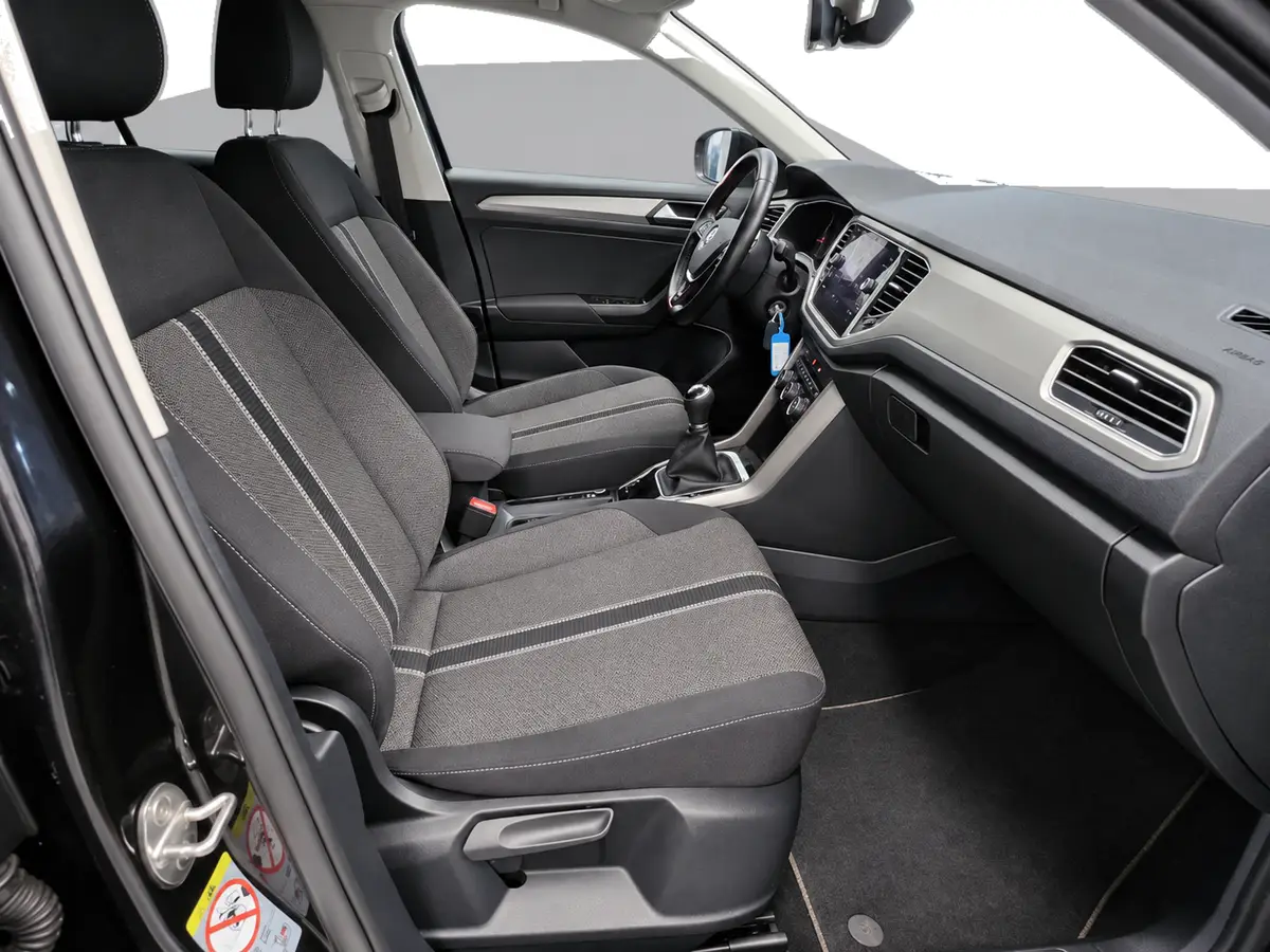 VOLKSWAGEN_T_ROC_NEGRO_20260821_034_FOTO