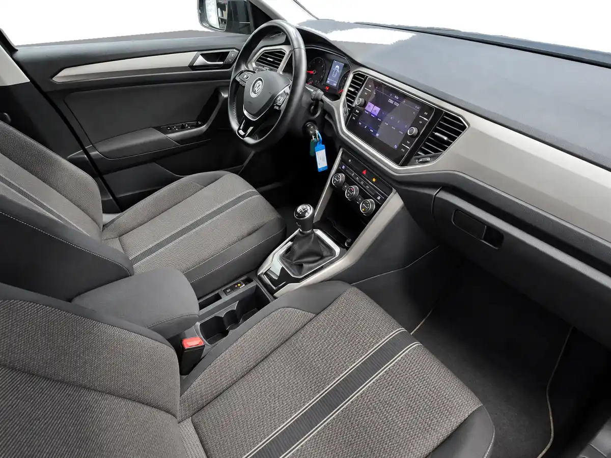 VOLKSWAGEN_T_ROC_NEGRO_20260821_035_FOTO