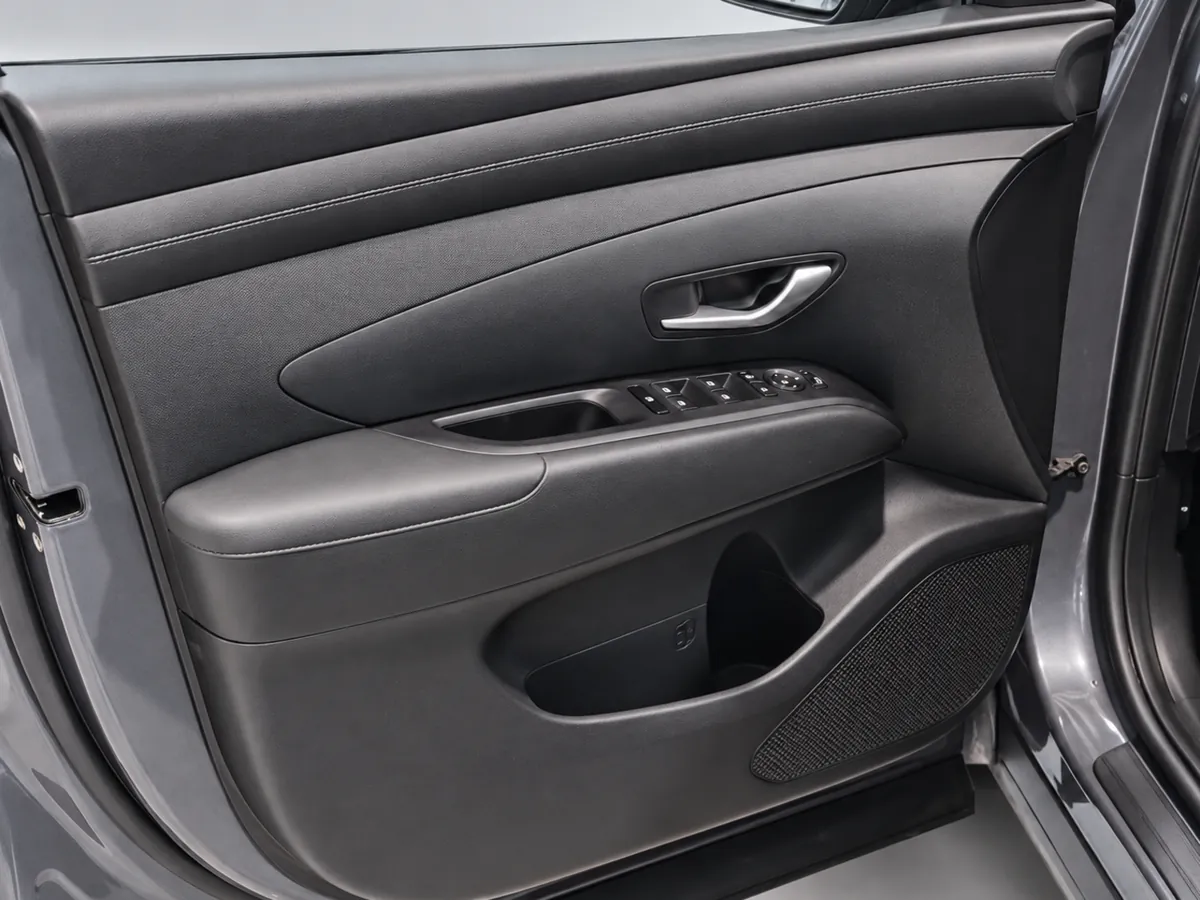 HYUNDAI_TUCSON_GRIS_20260924_015