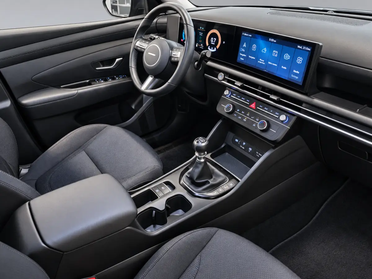 HYUNDAI_TUCSON_GRIS_20260924_031
