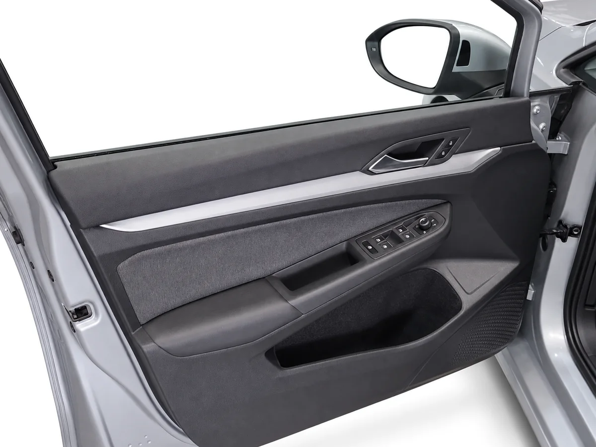 VOLKSWAGEN_GOLF_GRIS_20260930_017_FOTO