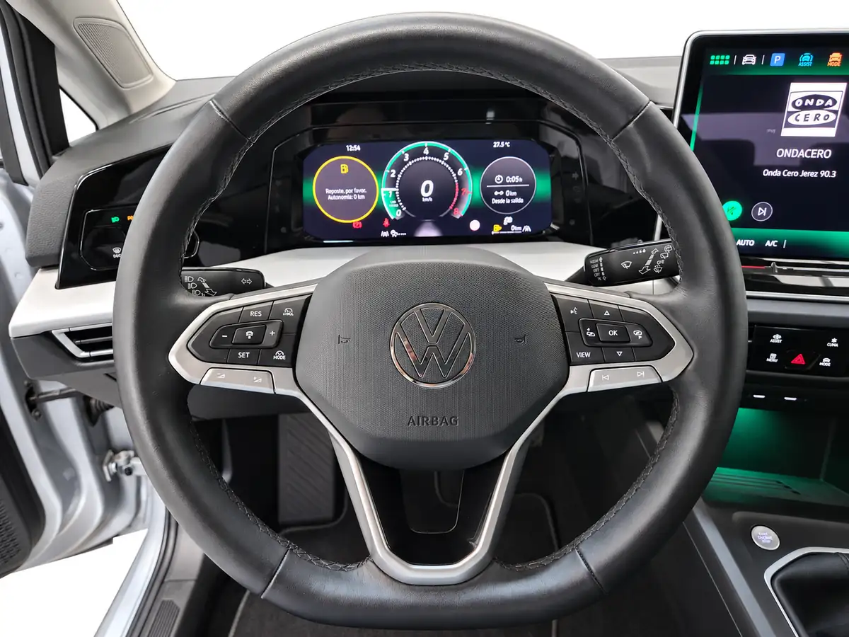 VOLKSWAGEN_GOLF_GRIS_20260930_020_FOTO