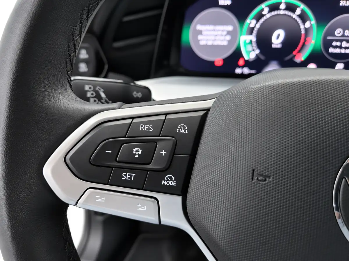 VOLKSWAGEN_GOLF_GRIS_20260930_022_FOTO