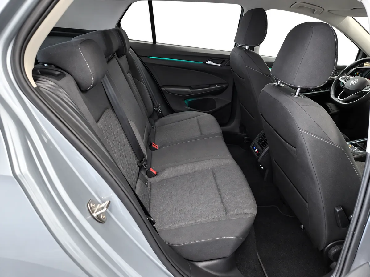 VOLKSWAGEN_GOLF_GRIS_20260930_034_FOTO