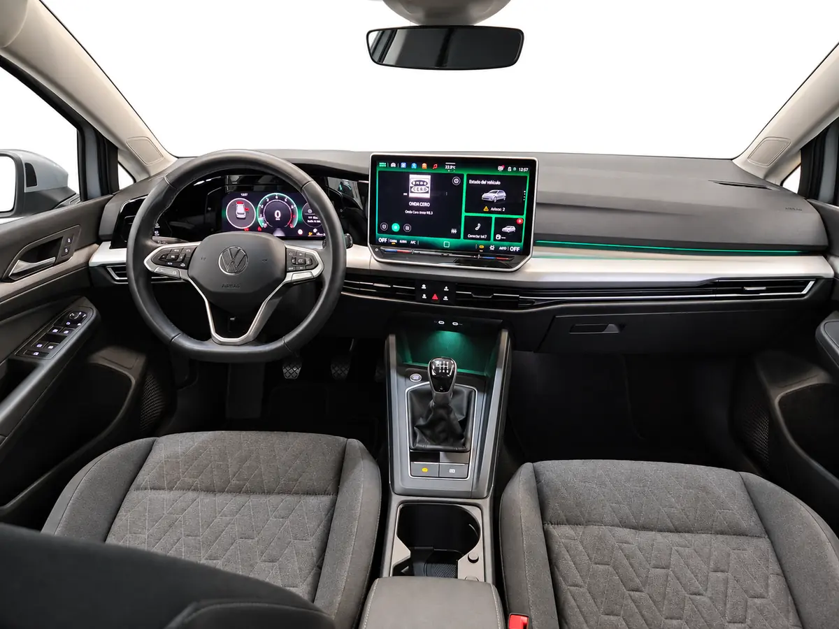 VOLKSWAGEN_GOLF_GRIS_20260930_035_FOTO