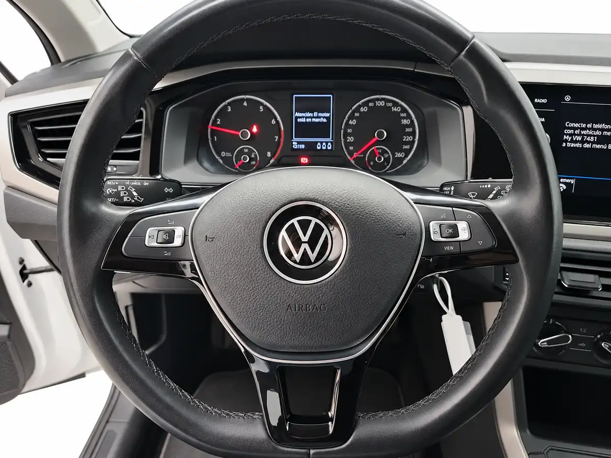 VOLKSWAGEN_POLO_GRIS_20260930_020_FOTO