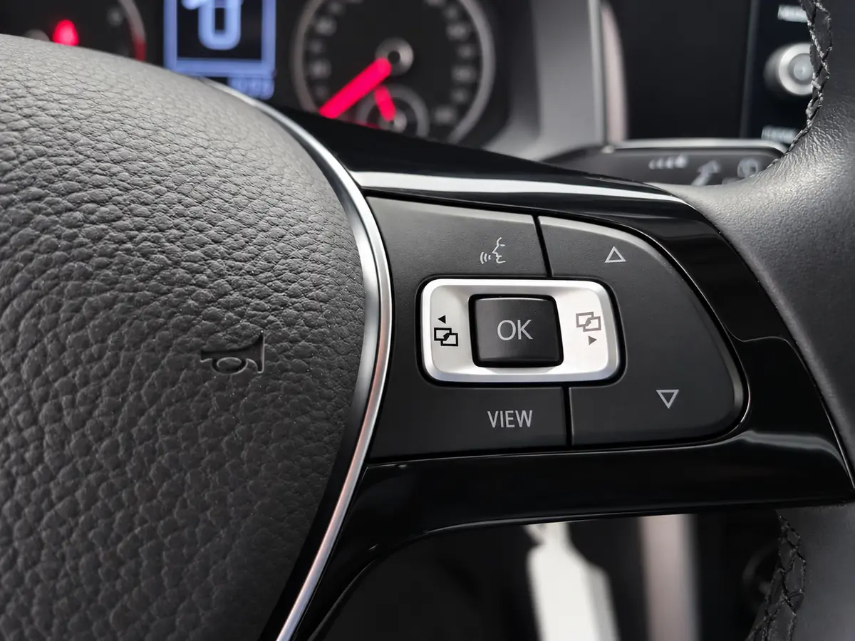 VOLKSWAGEN_POLO_GRIS_20260930_021_FOTO
