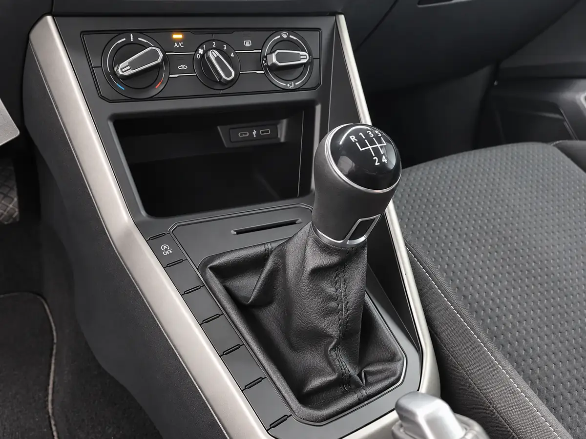 VOLKSWAGEN_POLO_GRIS_20260930_030_FOTO