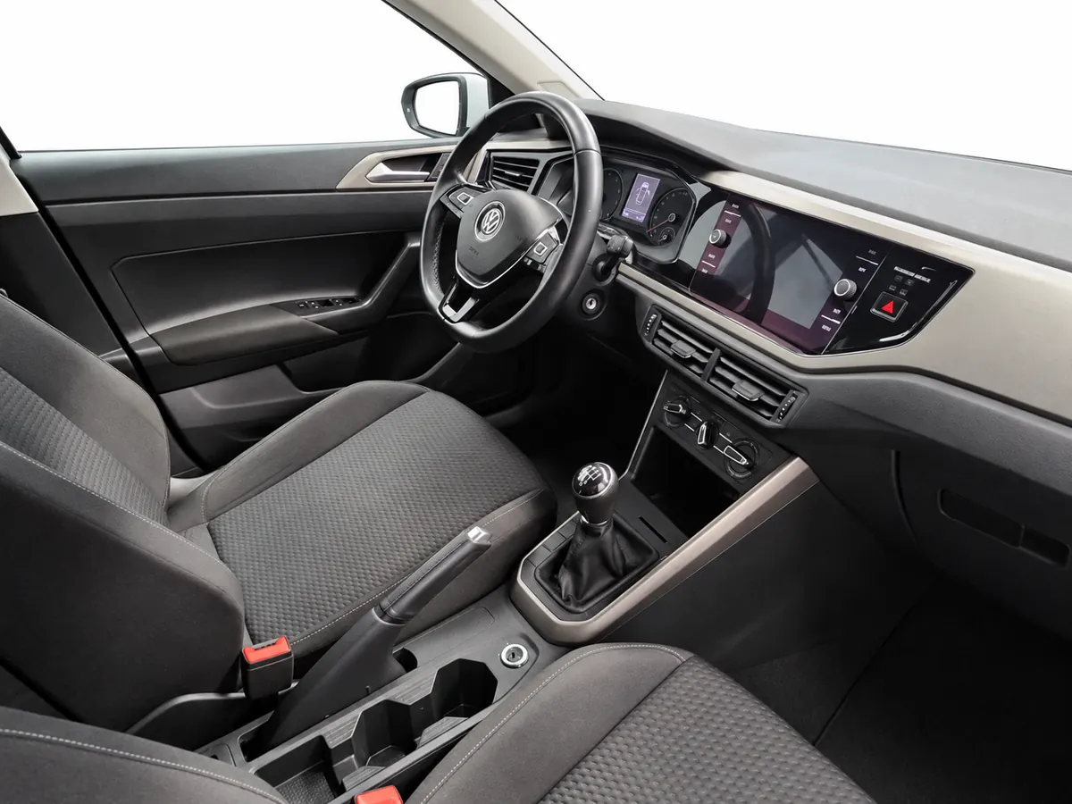 VOLKSWAGEN_POLO_GRIS_20260930_033_FOTO