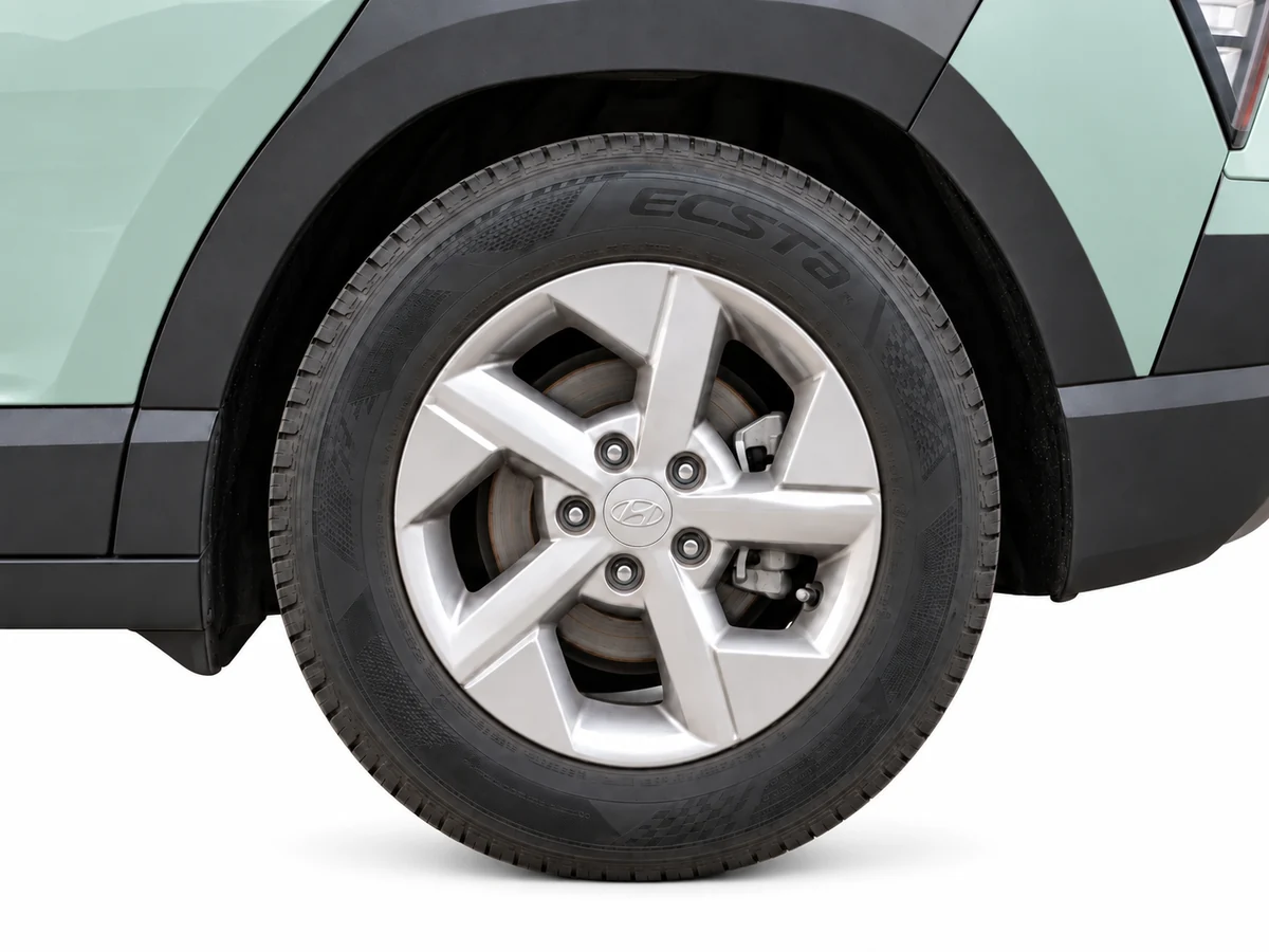 HYUNDAI_KONA_VERDE_0389NJD_WEB_20261006_016_RUEDA_TRASERA