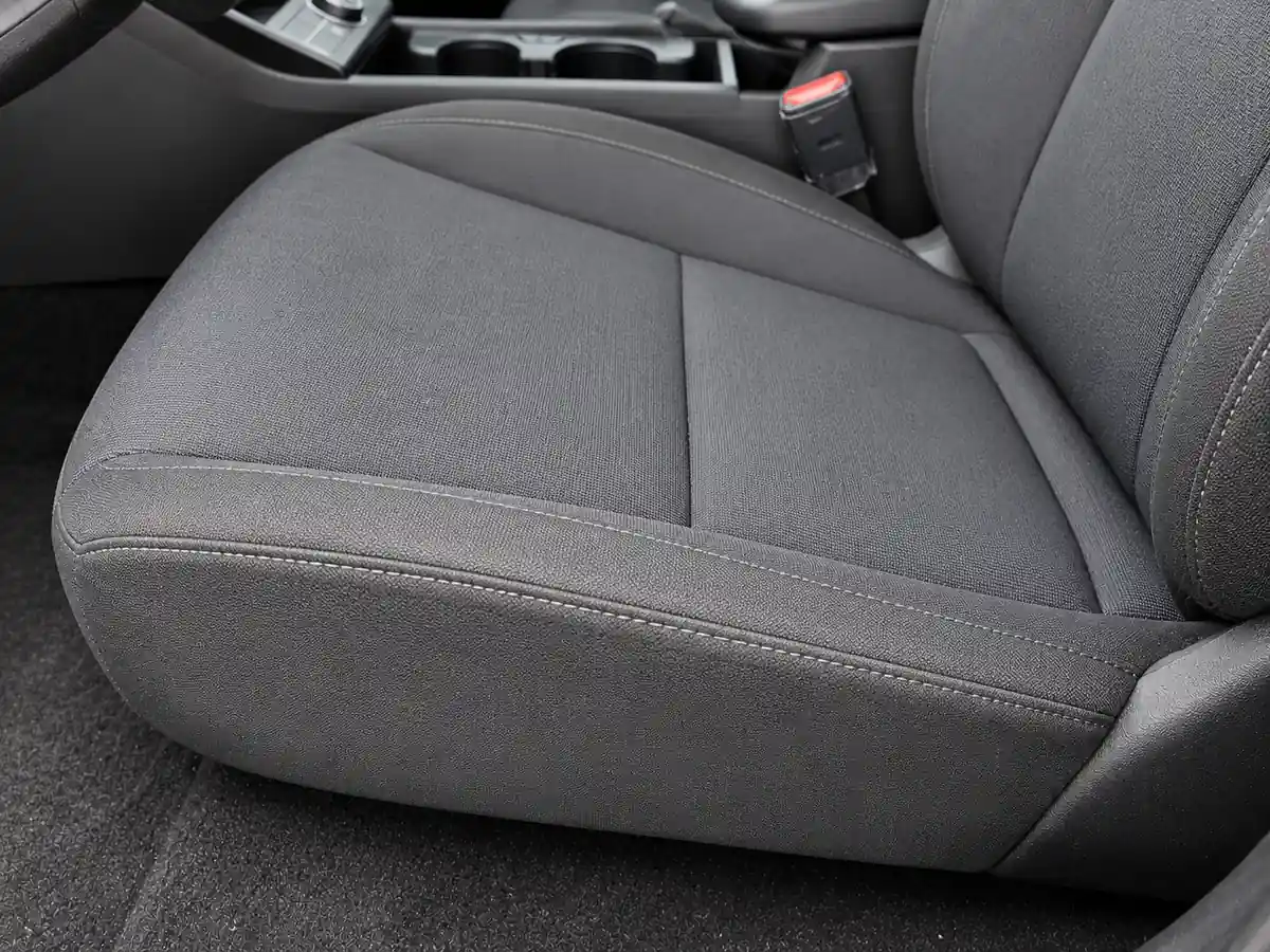 HYUNDAI_KONA_VERDE_0389NJD_WEB_20261006_019_DETALLE_ASIENTO