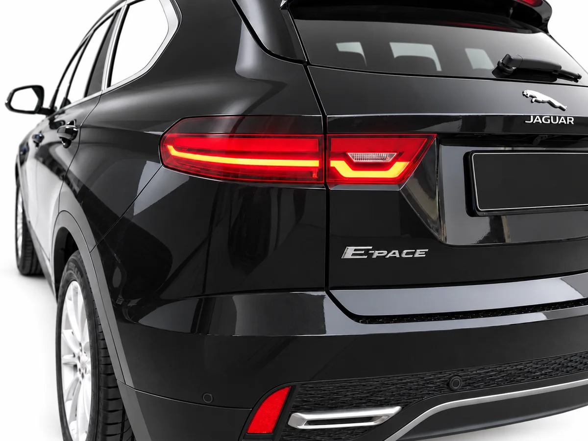 JAGUAR_EPACE_NEGRO_7103LRX_WEB_013_PILOTO_TRASERO