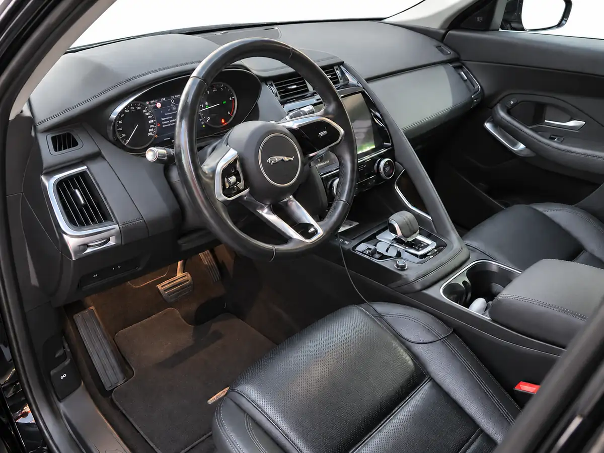 JAGUAR_EPACE_NEGRO_7103LRX_WEB_019_INTERIOR_CONDUCTOR