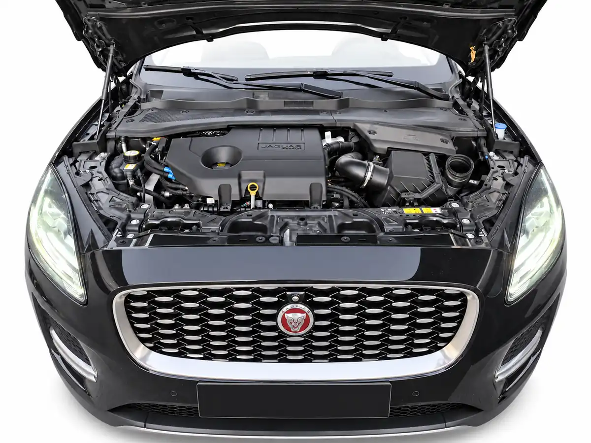 JAGUAR_EPACE_NEGRO_7103LRX_WEB_035_MOTOR_FRONTAL